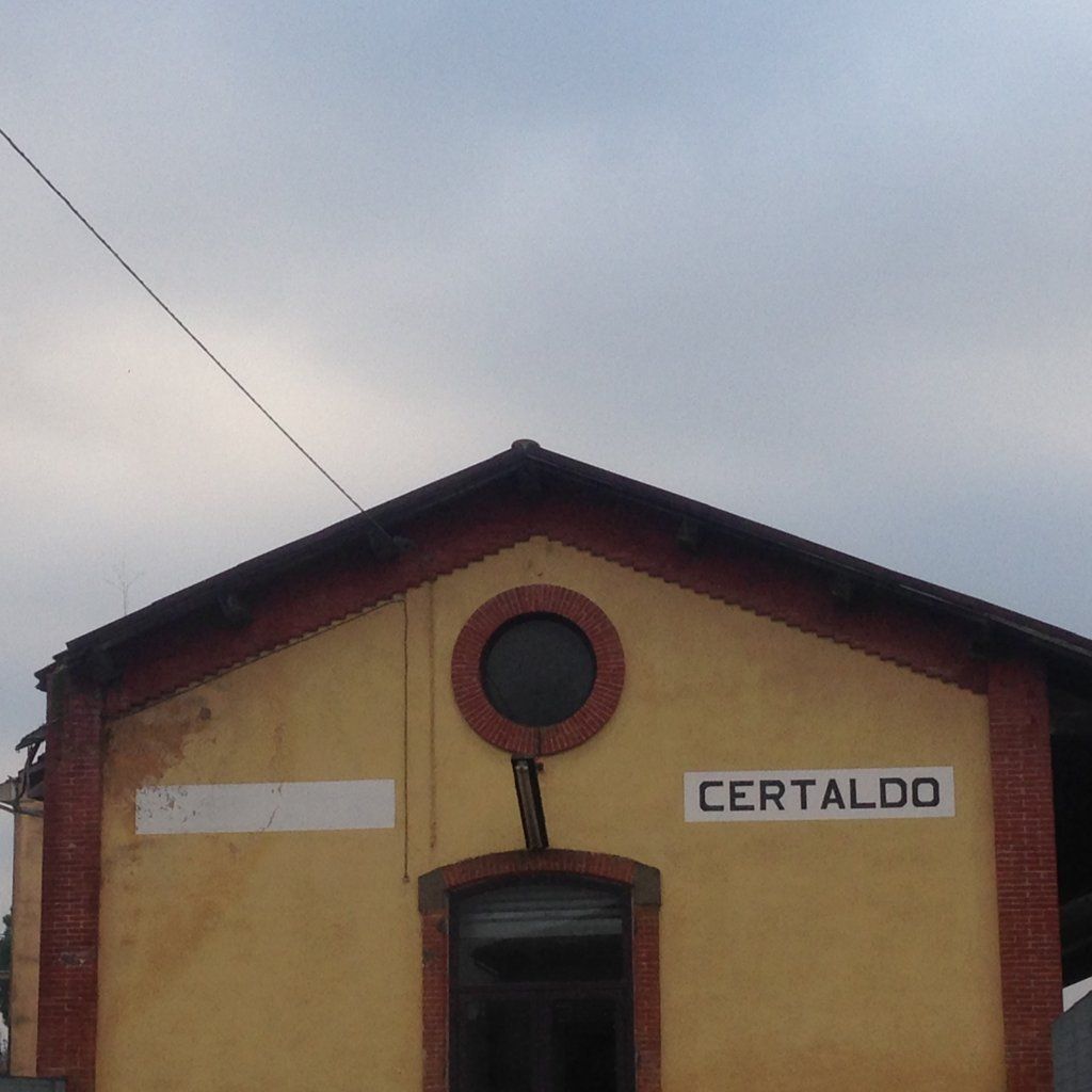 Certaldo se encuentra a medio camino en tren entre Siena y Florencia.