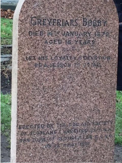 Homenaje a Bobby, Cementerio de Greyfriars, Edimburgo. Escocia.