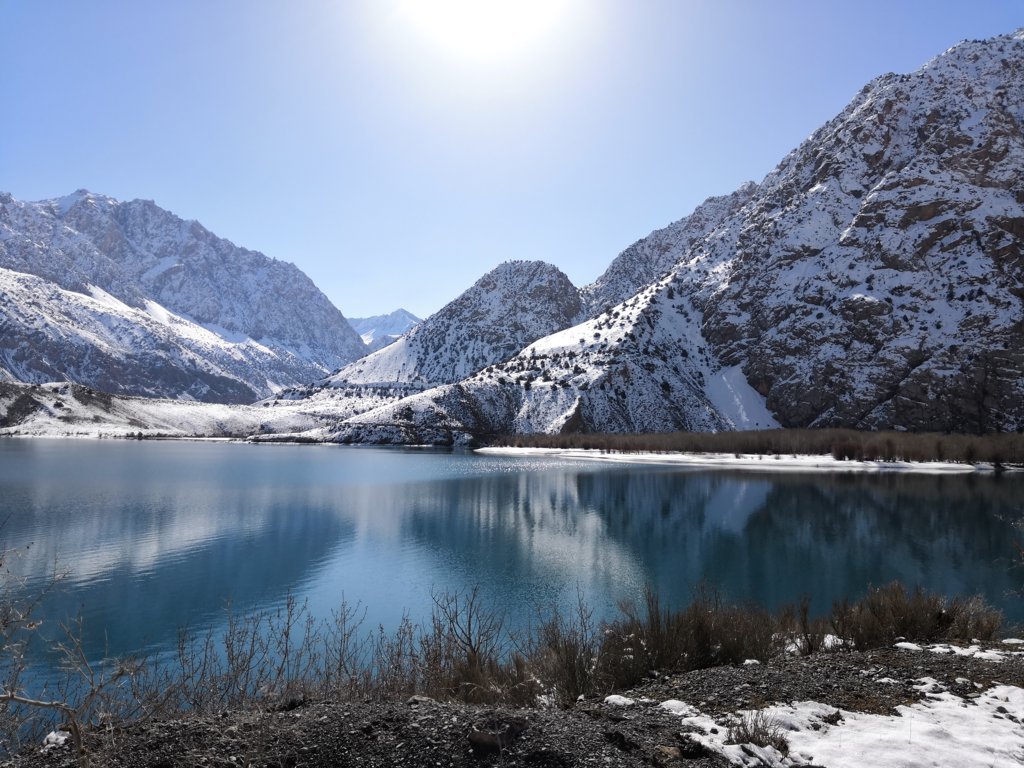 El lago Islanderkul en Tayikistán