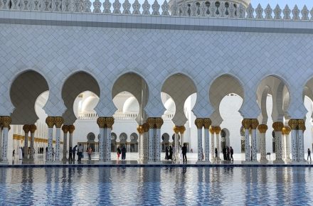 viaja sola a Abu Dhabi